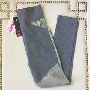 🖤SUPERHOT Silver Legging🖤